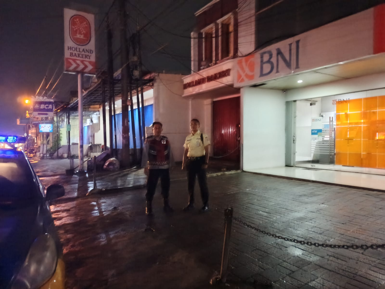 Pastikan ATM di Bank BNI Aman, Polsek Klari Lakukan Patroli KRYD Malam Hari
