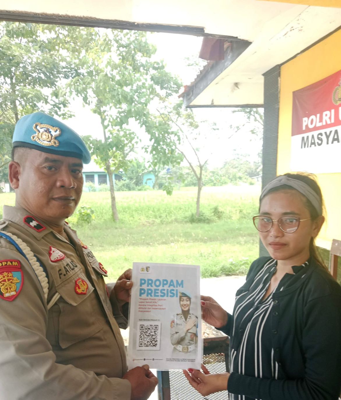 Polsek Banyusari Melaksanakan Sosialisasi QR Barcode ke Masyarakat Pengaduan Divisi Propam Polri Bidpropam Polda Jabar