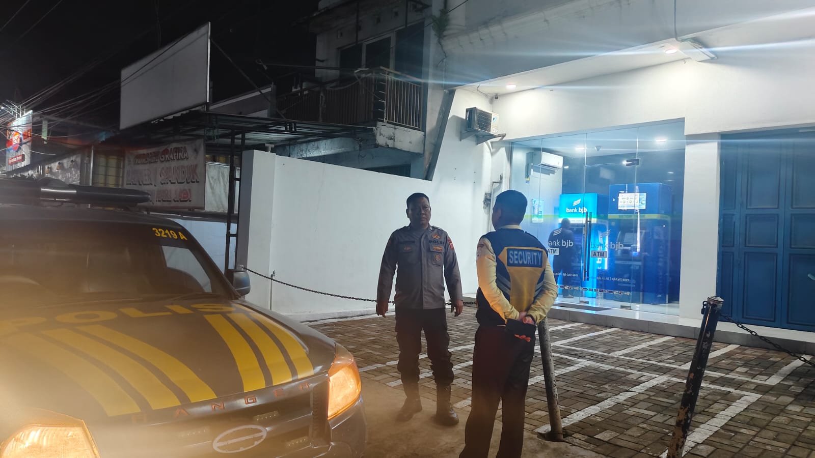 Dalam Rangka Mencegah Aksi Kejahatan Di Malam Hari, Polsek Klari Lakukan Patroli