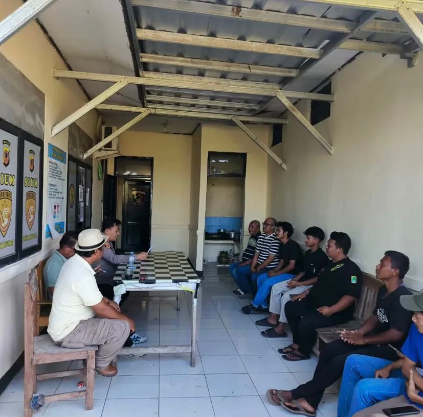 Kapolsek Banyusari Gelar Jumat Curhat Guna Dengarkan Keluhan Warga