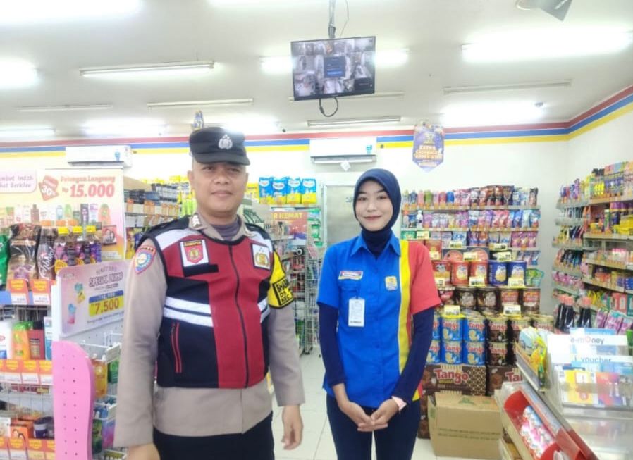Giat Patroli Perekat Supermarket Indomaret Gempol Guna Antisipasi Kejahatan