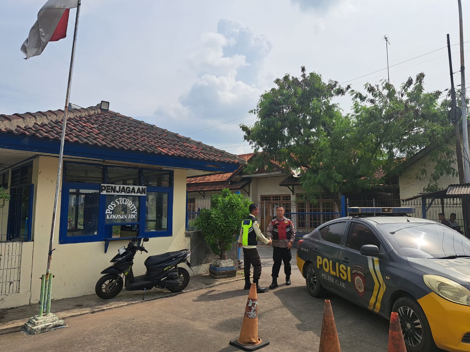 Samapta Polsek Klari Lakukan Patroli Sambang Perusahaan Antisipasi gukamtibmas