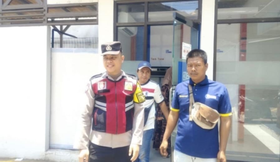 Prekat Polsek Banyusari Giat Patroli Jalan Raya Antisipasi Kejahatan