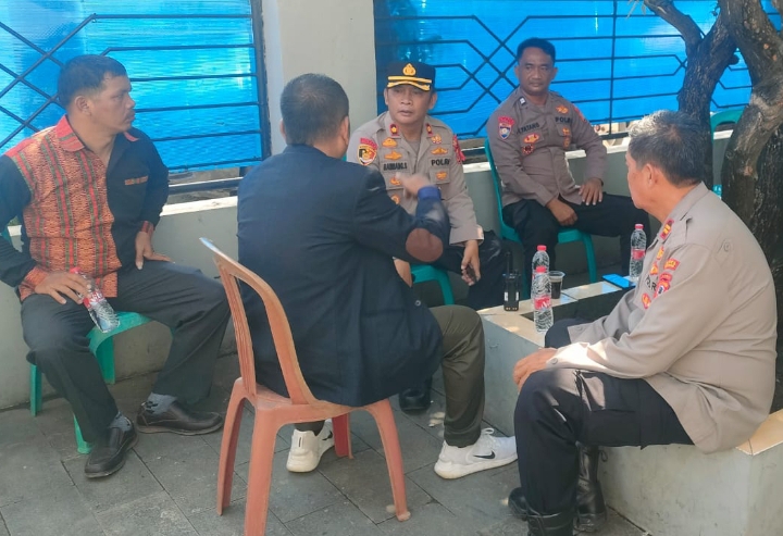 Minggu Kasih, Kapolsek Klari: Ajak Jemaat Kerjasama Jaga Kamtibmas dan Kerukunan Antarumat