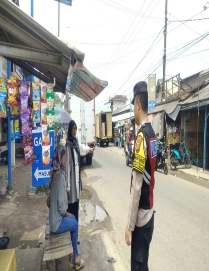 Prekat Polsek Banyusari Sosialisasikan Bahaya TPPO