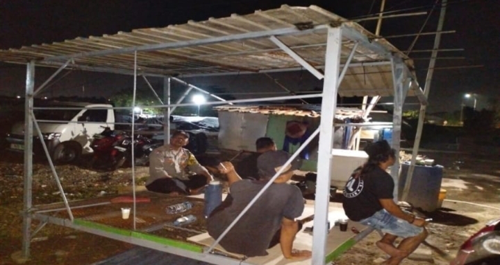 Bhabinkamtibmas Polsek Klar Ajak Warga Dusun Sukamakmur Rutinkan Siskamling