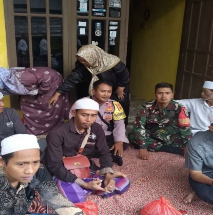 Kapolsek Banyusari Gelar Jumat Curhat Guna Dengarkan Keluhan Warga