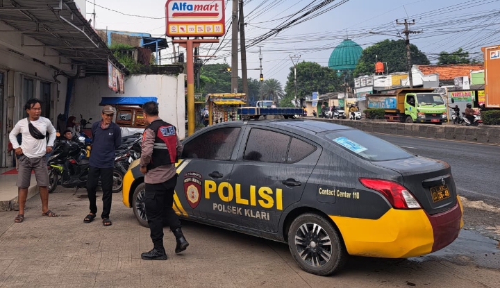 Patroli Presisi Polsek Klari Melaksanakan Patroli Siang Sambangi Juru Parkir Alfamart
