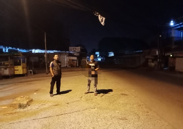 Patroli Kring Serse Polsek Klari Pastikan Wilayahnya Terhindar dari Aksi Tawuran Malam Minggu