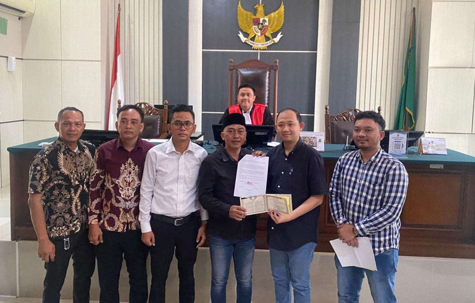 Diseret ke PN Karawang oleh LBH JALAPAKSI, PT ACC Akhirnya Serahkan BPKB Nasabah yang Sempat Tertahan