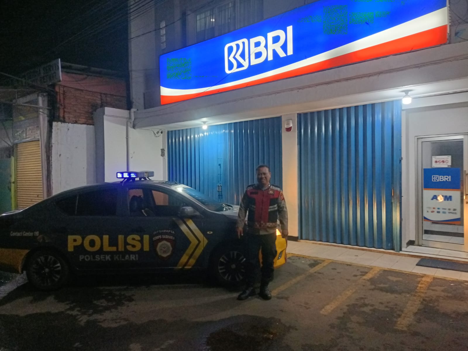 Patroli Malam Polsek Klari Sambangi Kantor Bank BRI dan Cek Mesin ATM
