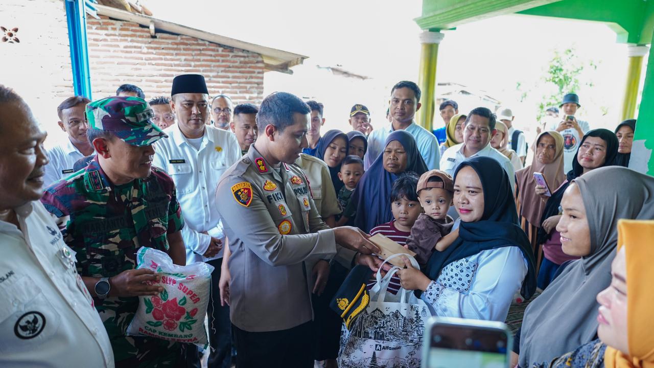 Kapolres Karawang Pantau Langsung Gebyar PATEN, 21 Rumah Diserahkan untuk Korban Abrasi