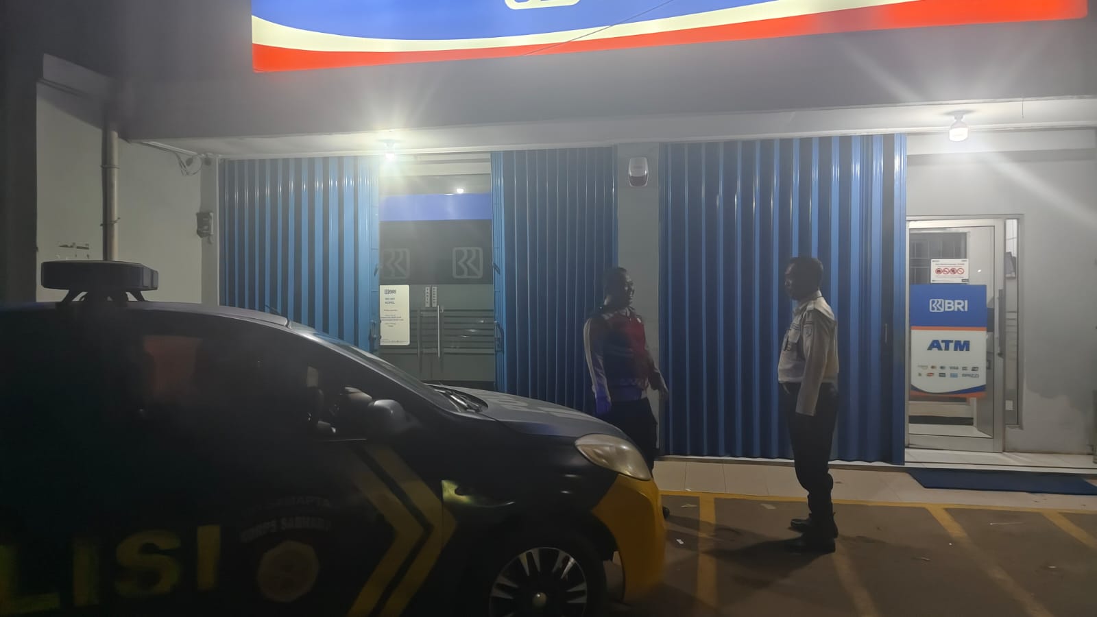Polsek Klari Lakukan Patroli, Ciptakan Situasi Bank BRI Aman dan Kondusif di Malam Hari