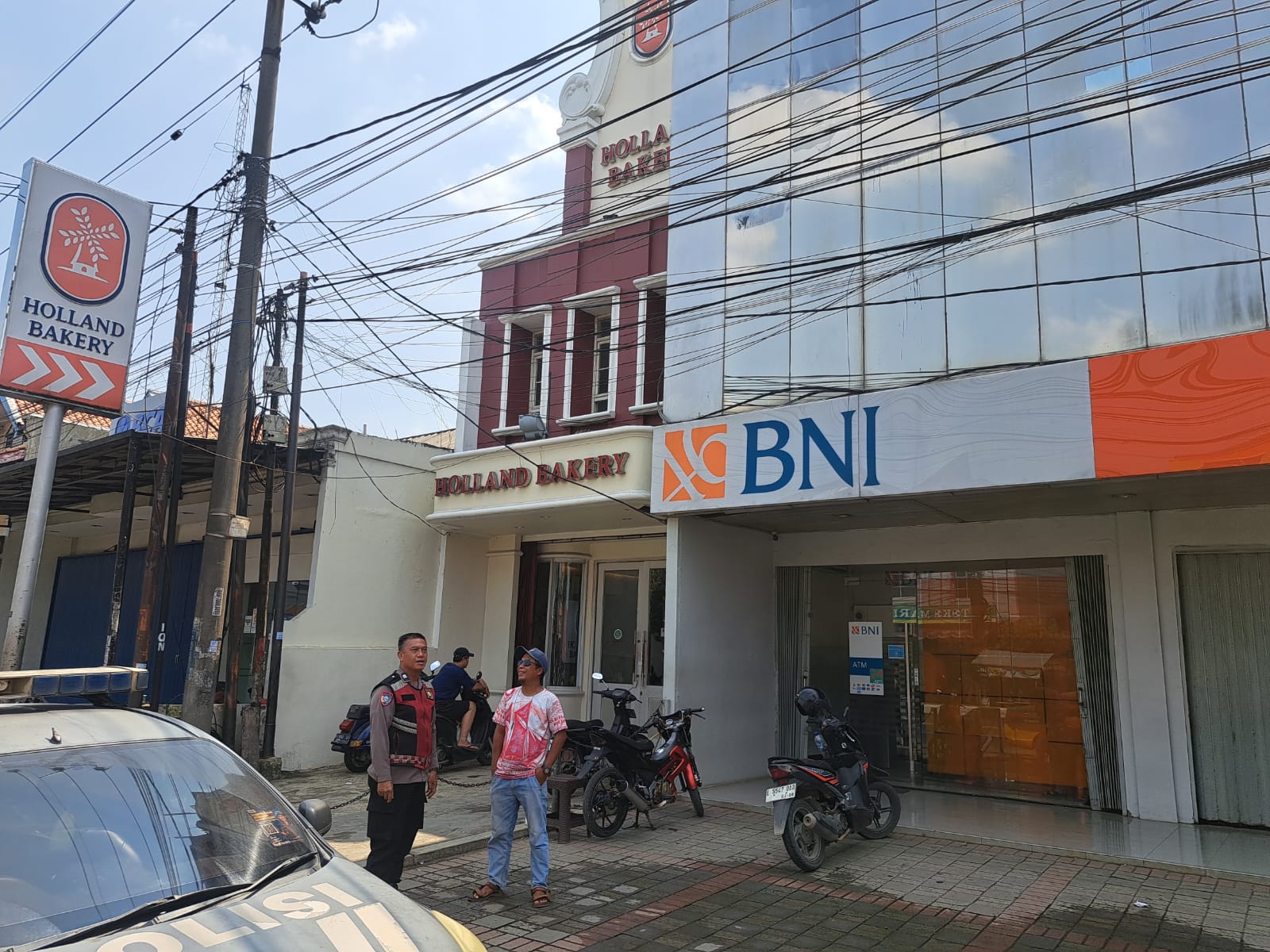 Personel Polsek Klari Lakukan Patroli KRYD Siang Persempit Tindak Kejahatan di Perbankan