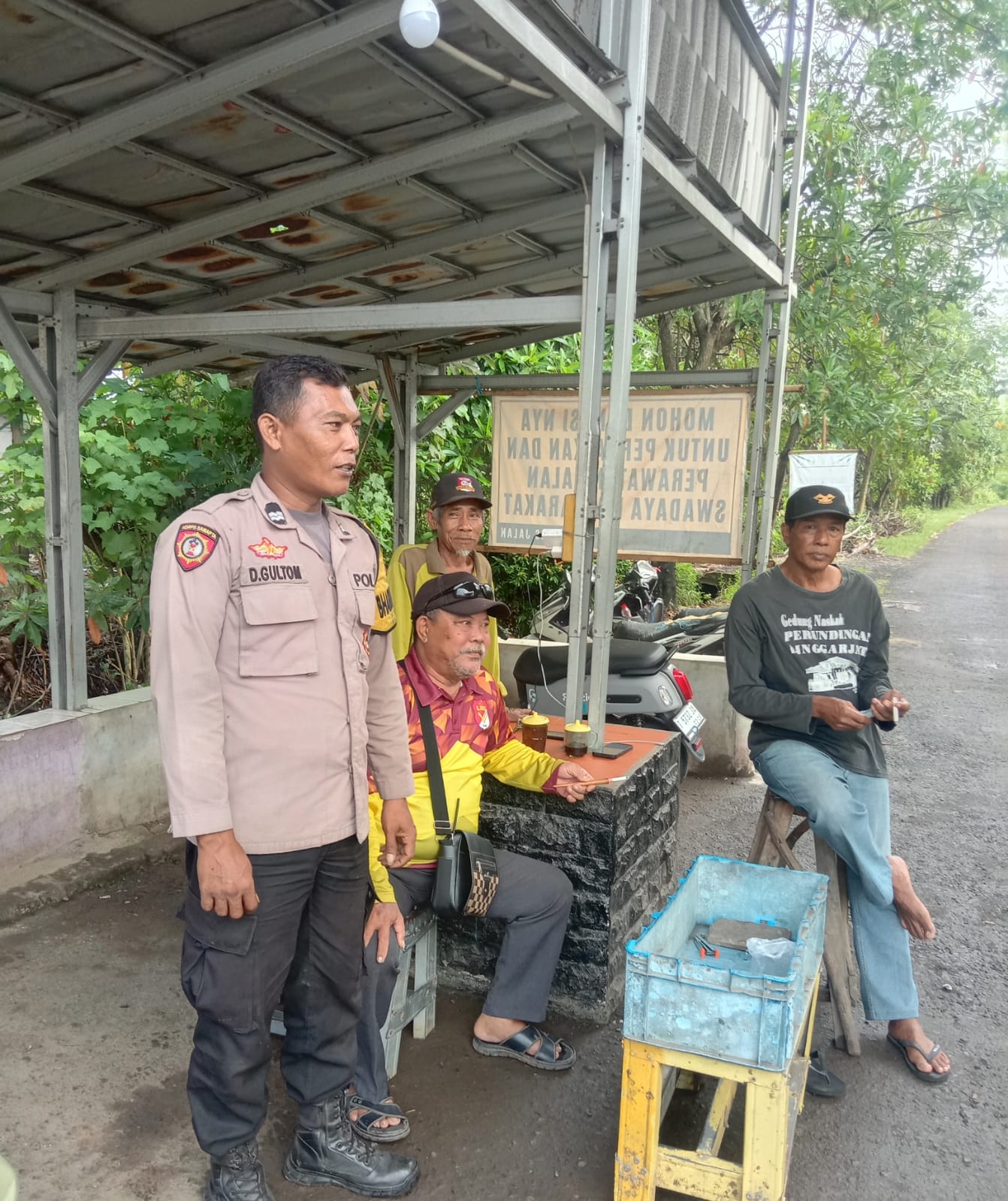 Pastikan Warga Aman Dari TPPO, Bhabinkamtibmas Desa Karanganyar Berikan Imbauan Pencegahannya