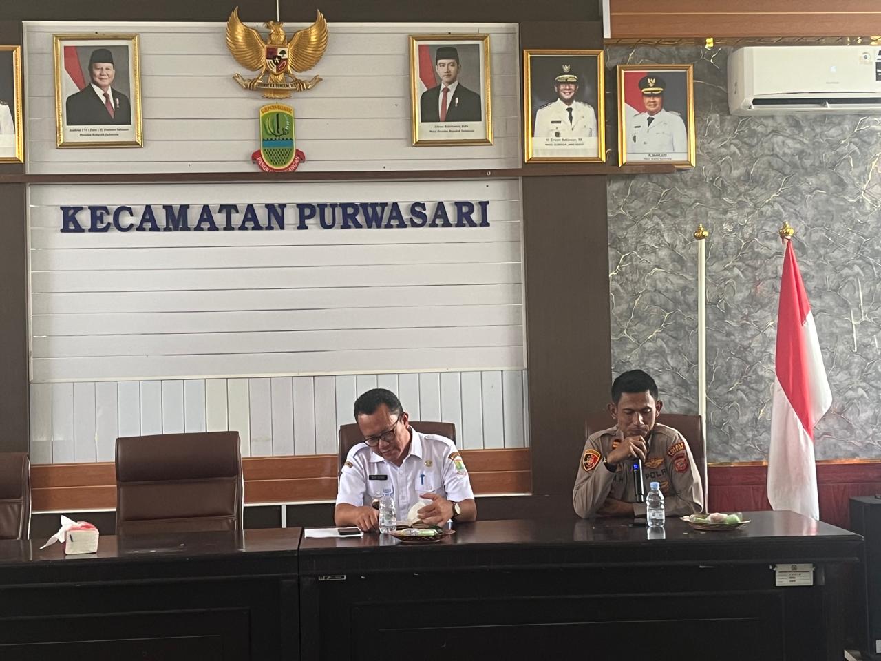 Hadir Dalam Rapat Minggon Kapolsek Purwasari Sampaikan Pentingnya Peran Semua Aspek Dalam Menjaga Dan Memelihara Kamtibmas