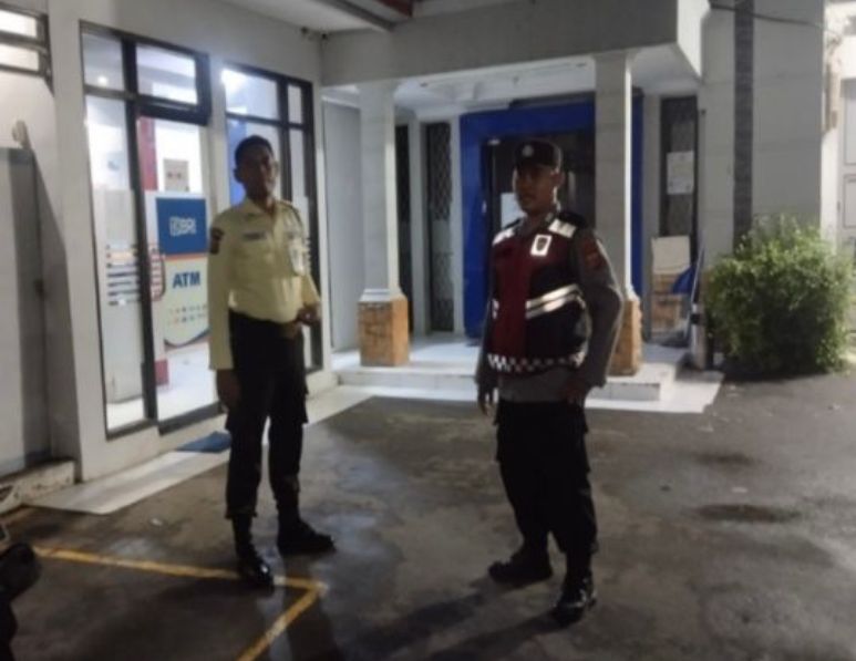 Kunjungi Bank BRI Gempol Patroli Prekat Polsek Banyusari di Malam Hari
