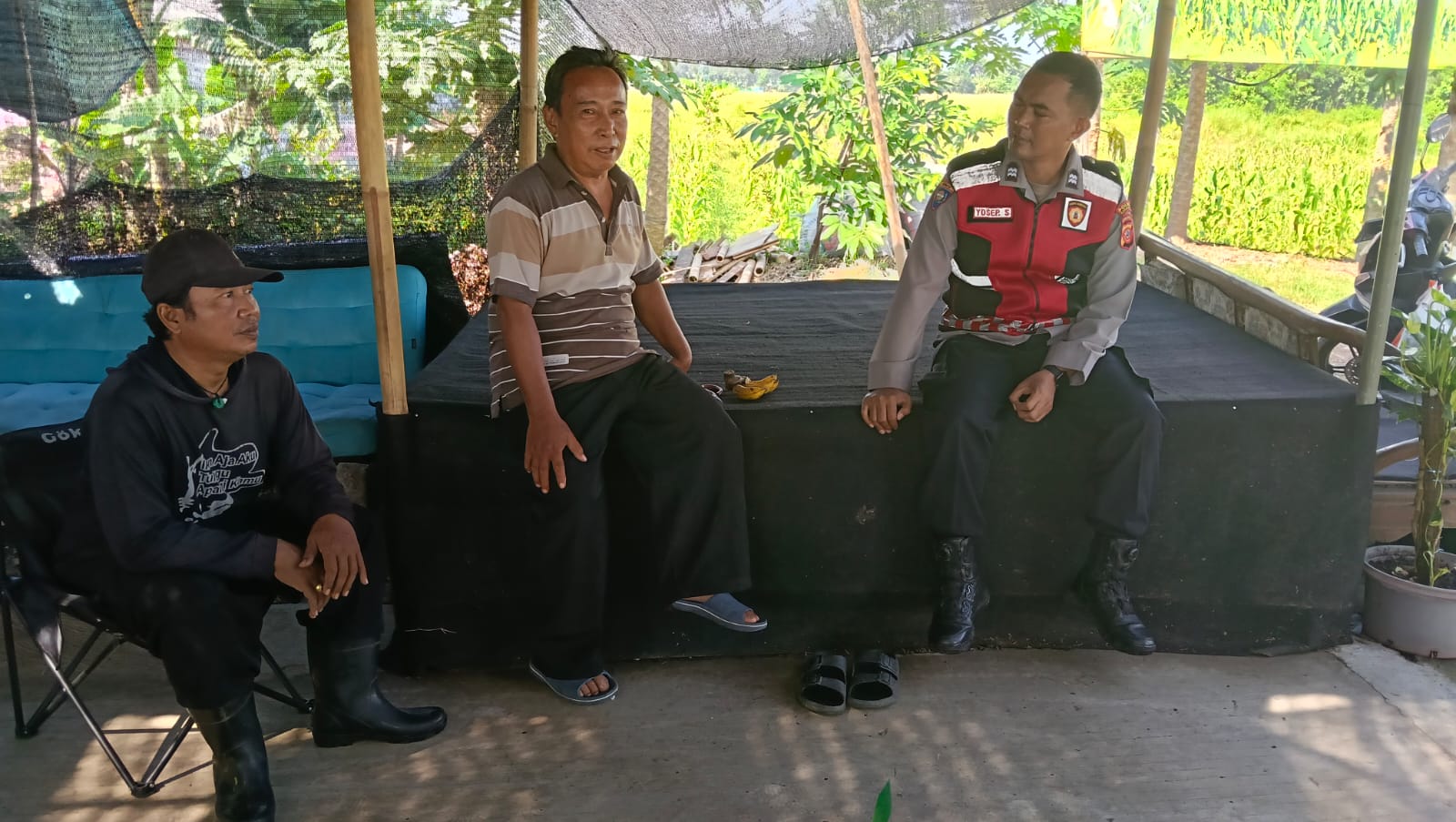 Tingkatkan Kewaspadaan Masyarakat Terhadap Kenakalan Remaja, Bhabinkamtibmas Polsek Telagasari Sebar Himbauan