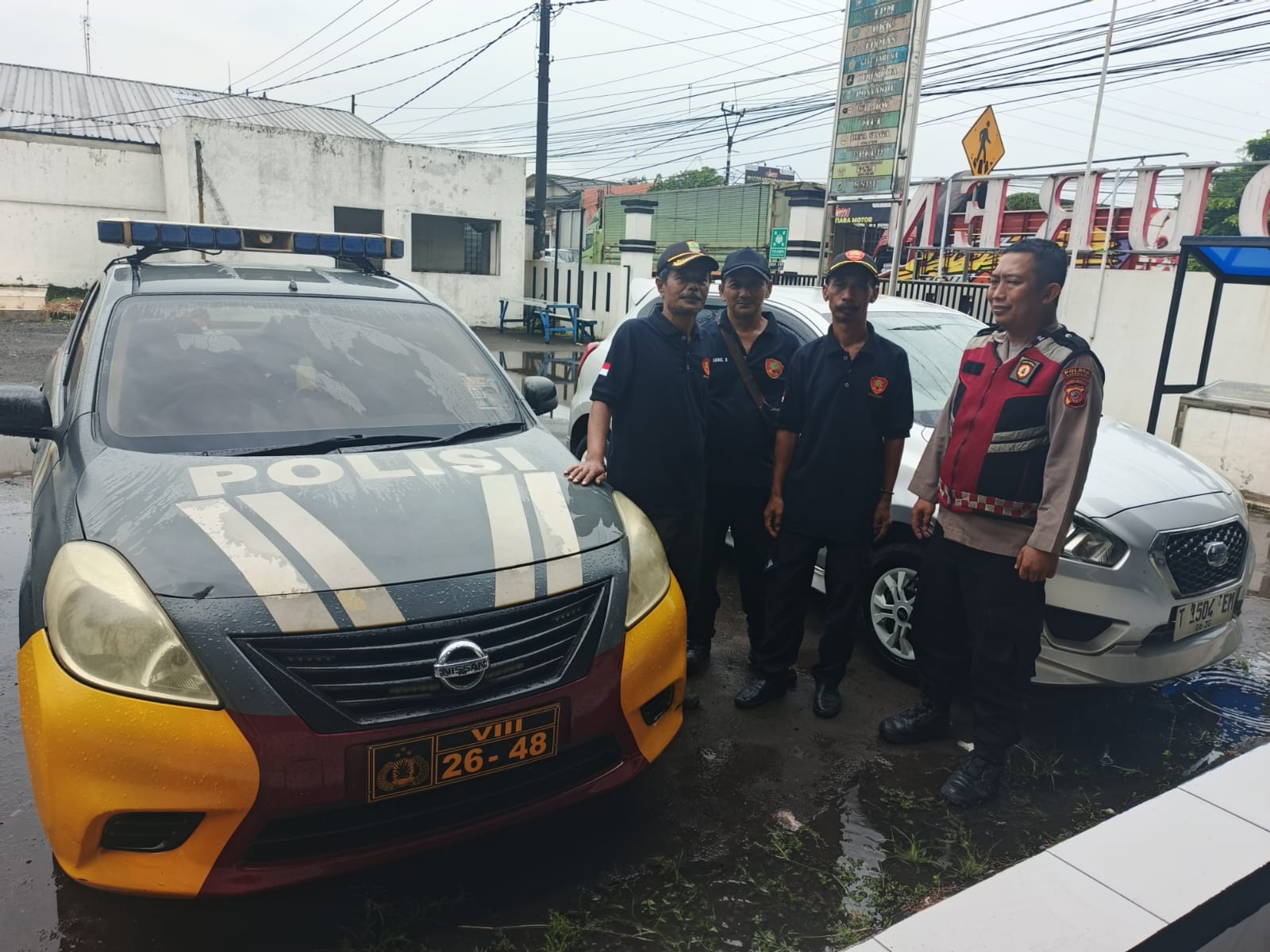 Samapta Polsek Klari Patroli Dialogis Siang, Jumpai Anggota Linmas Desa Duren