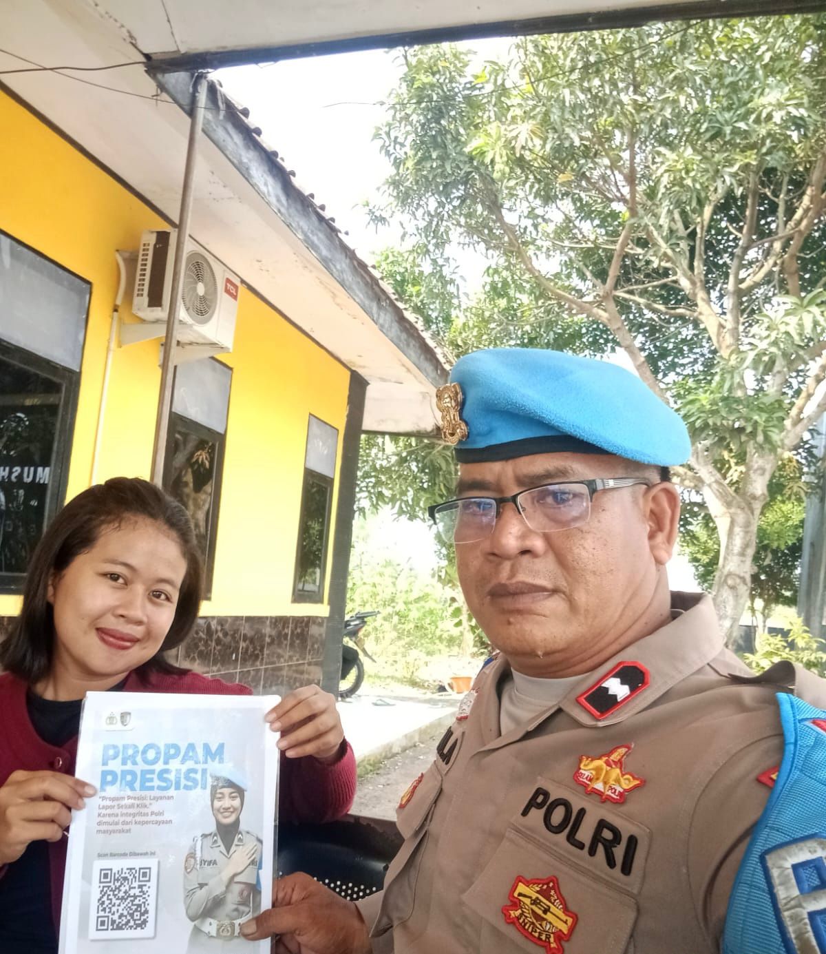 Polsek Banyusari Melaksanakan Sosialisasi QR Barcode ke Masyarakat Pengaduan Divisi Propam Polri Bidpropam Polda Jabar