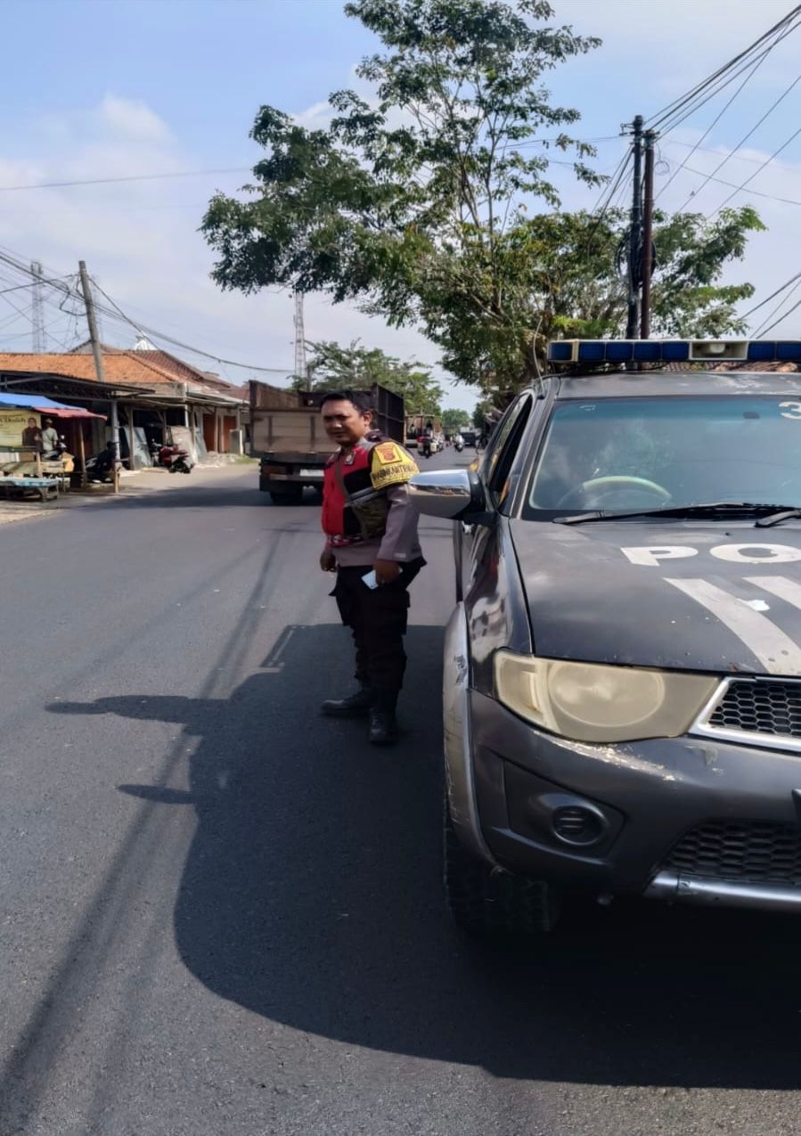Prekat Polsek Banyusari Giat Patroli Jalan Raya Antisipasi Kejahatan