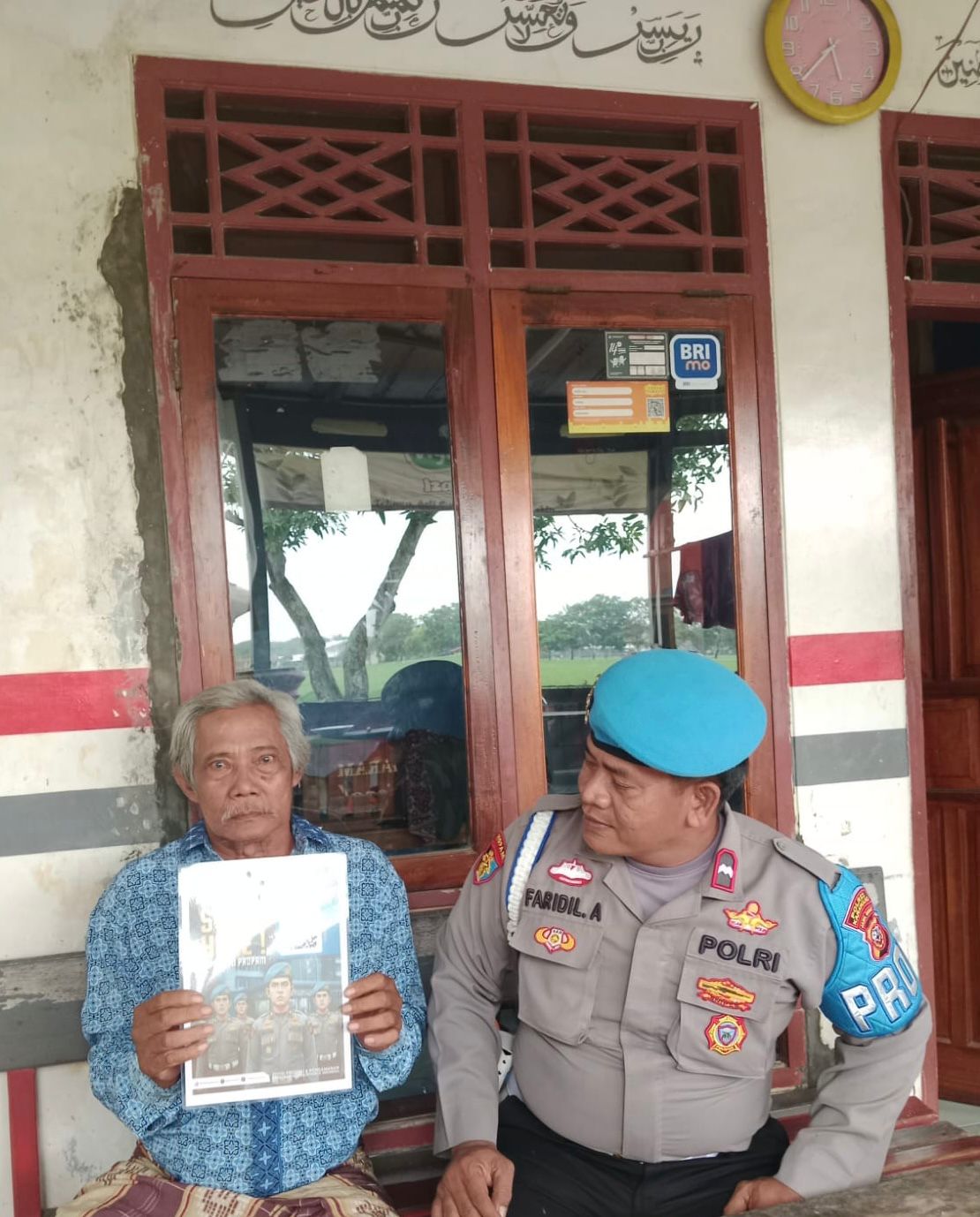Polsek Banyusari Melaksanakan Sosialisasi QR Barcode ke Masyarakat Pengaduan Divisi Propam Polri Bidpropam Polda Jabar
