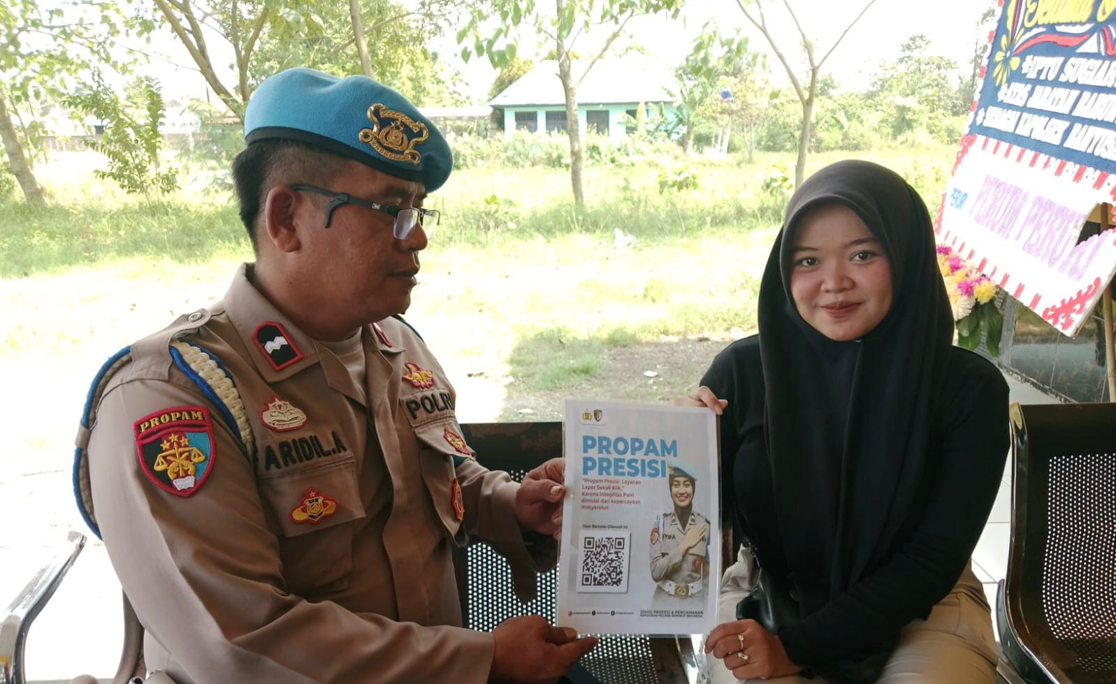 Polsek Banyusari Melaksanakan Sosialisasi QR Barcode ke Masyarakat Pengaduan Divisi Propam Polri Bidpropam Polda Jabar