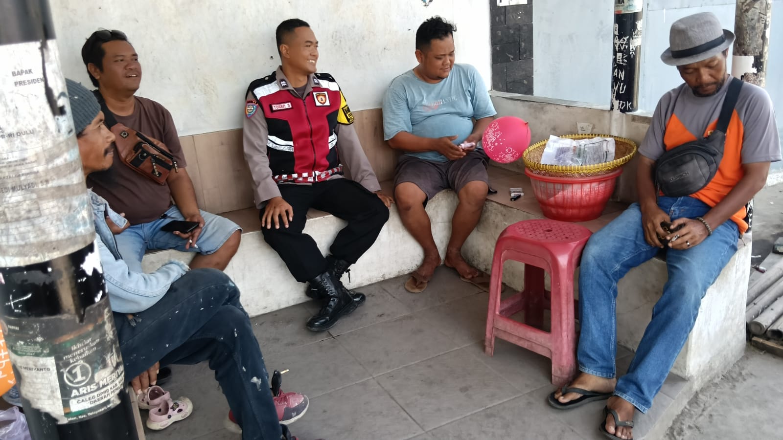 Bhabinkamtibmas Polsek Telagasari Sebar Himbauan, Cegah Terjadinya TPPO di Masyarakat