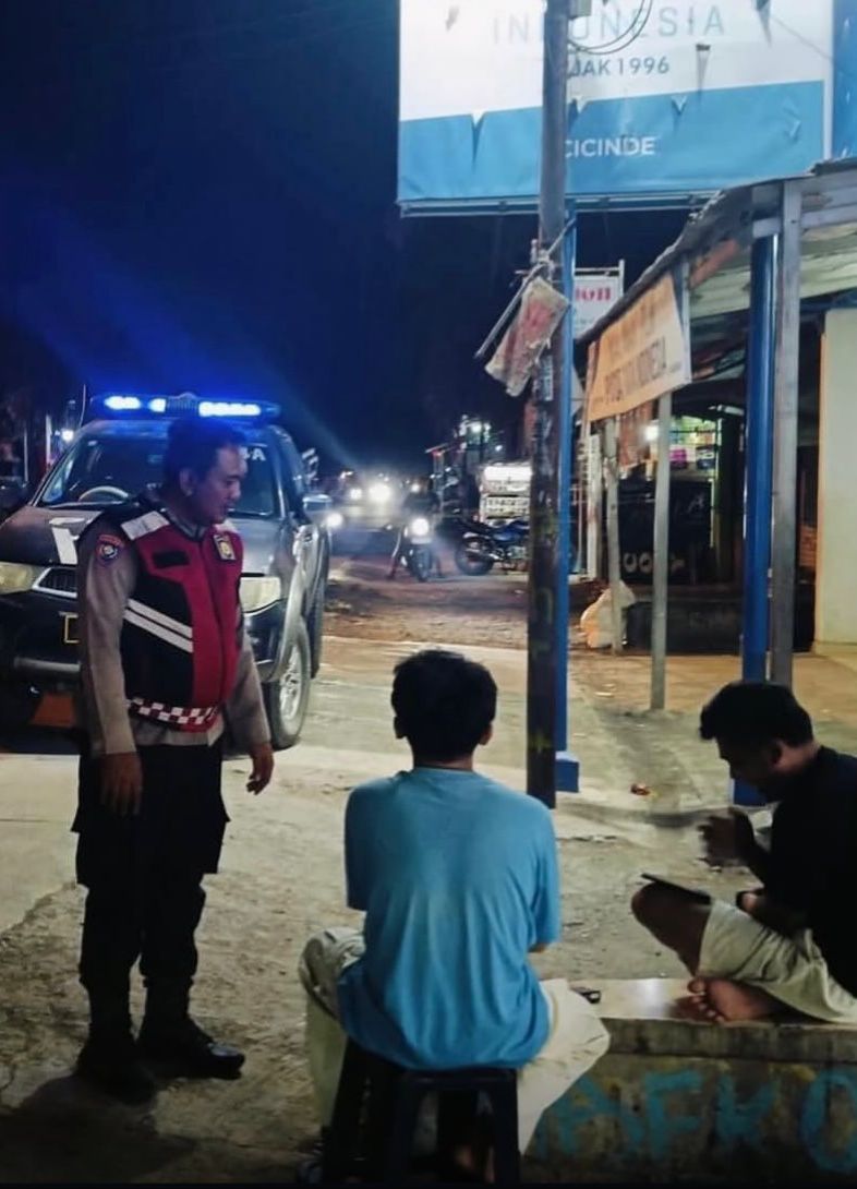 Prekat Polsek Banyusari Giat Patroli Jalan Raya Antisipasi Kejahatan
