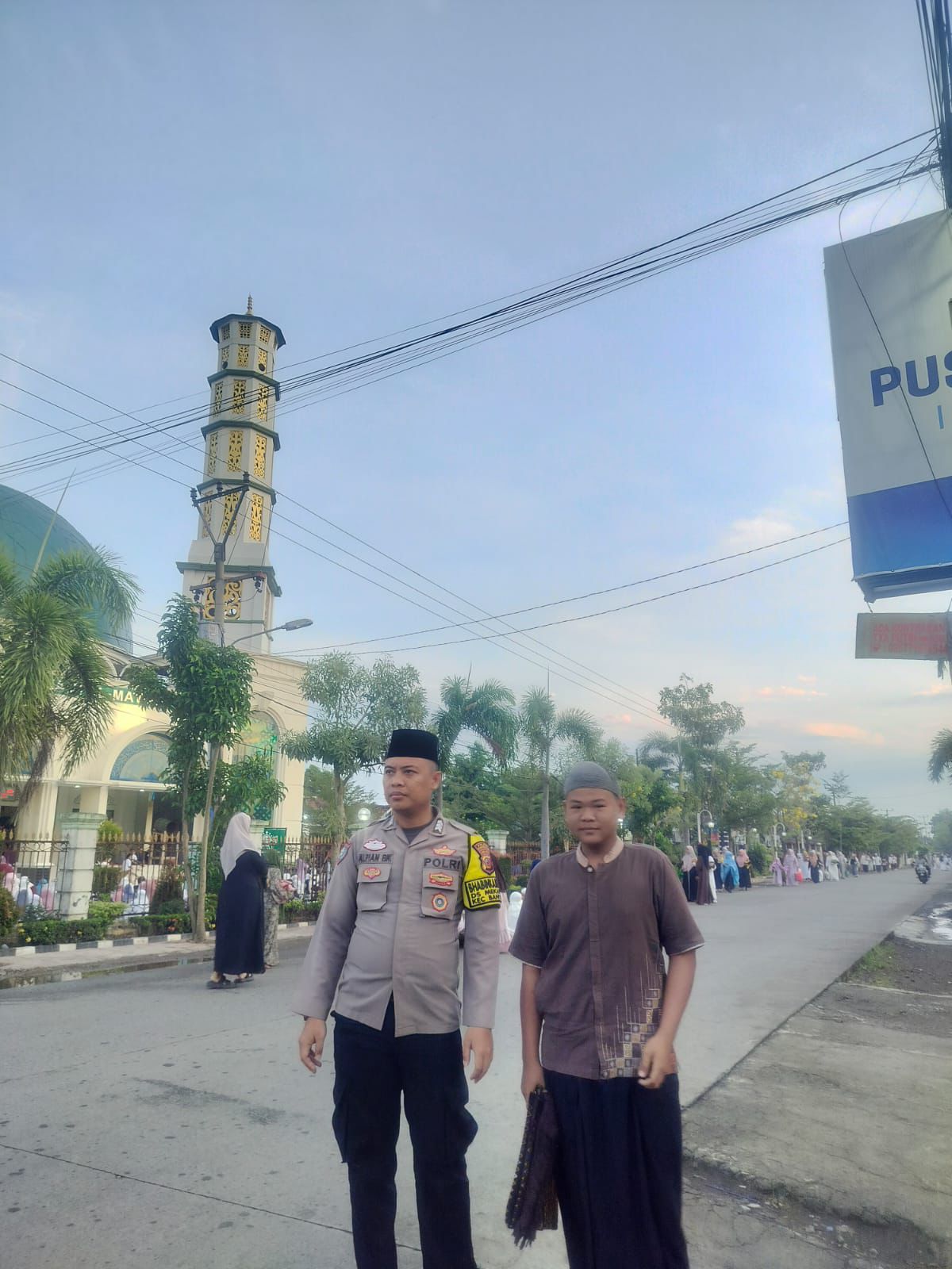 Anggota Polsek Banyusari Melaksanakan Kegiatan Pengamanan Idul Adha Tahun 1447H/2026M