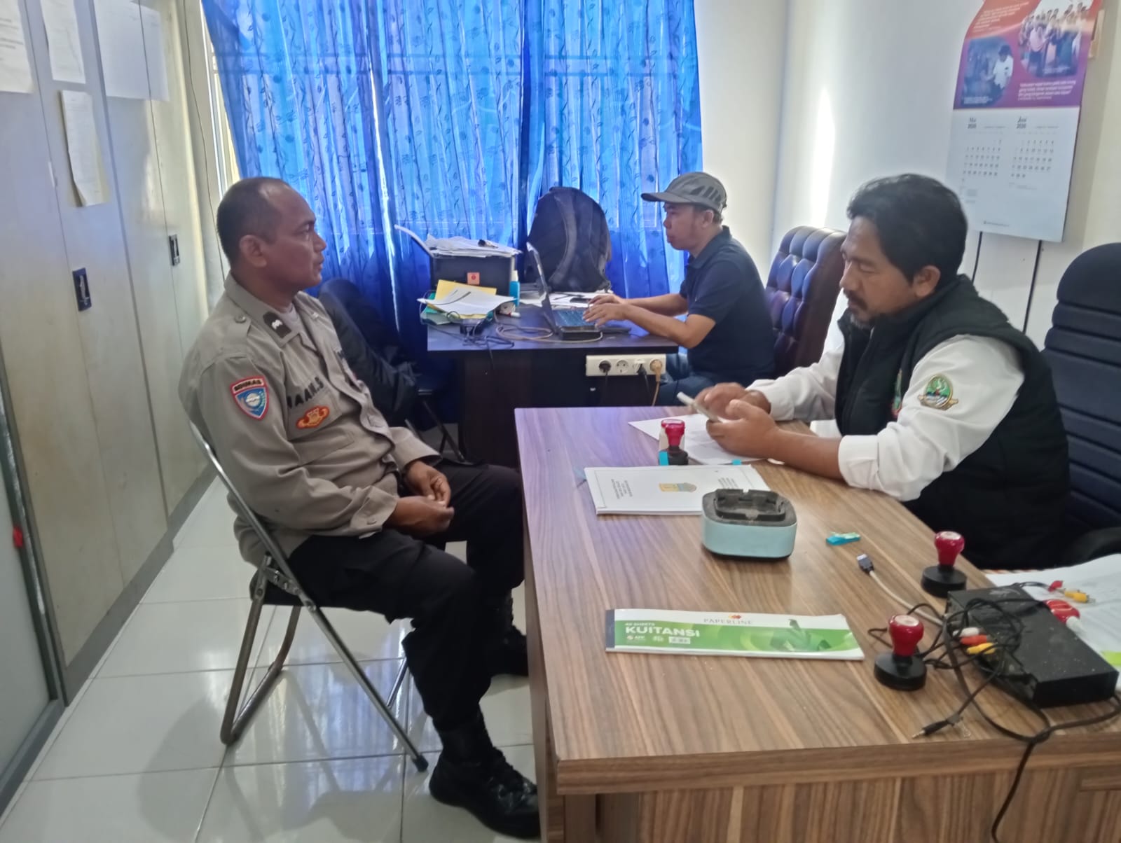 Bhabinkamtibmas Polsek Telagasari Kunjungi Warga dan Sebar Himbauan Kamtibmas