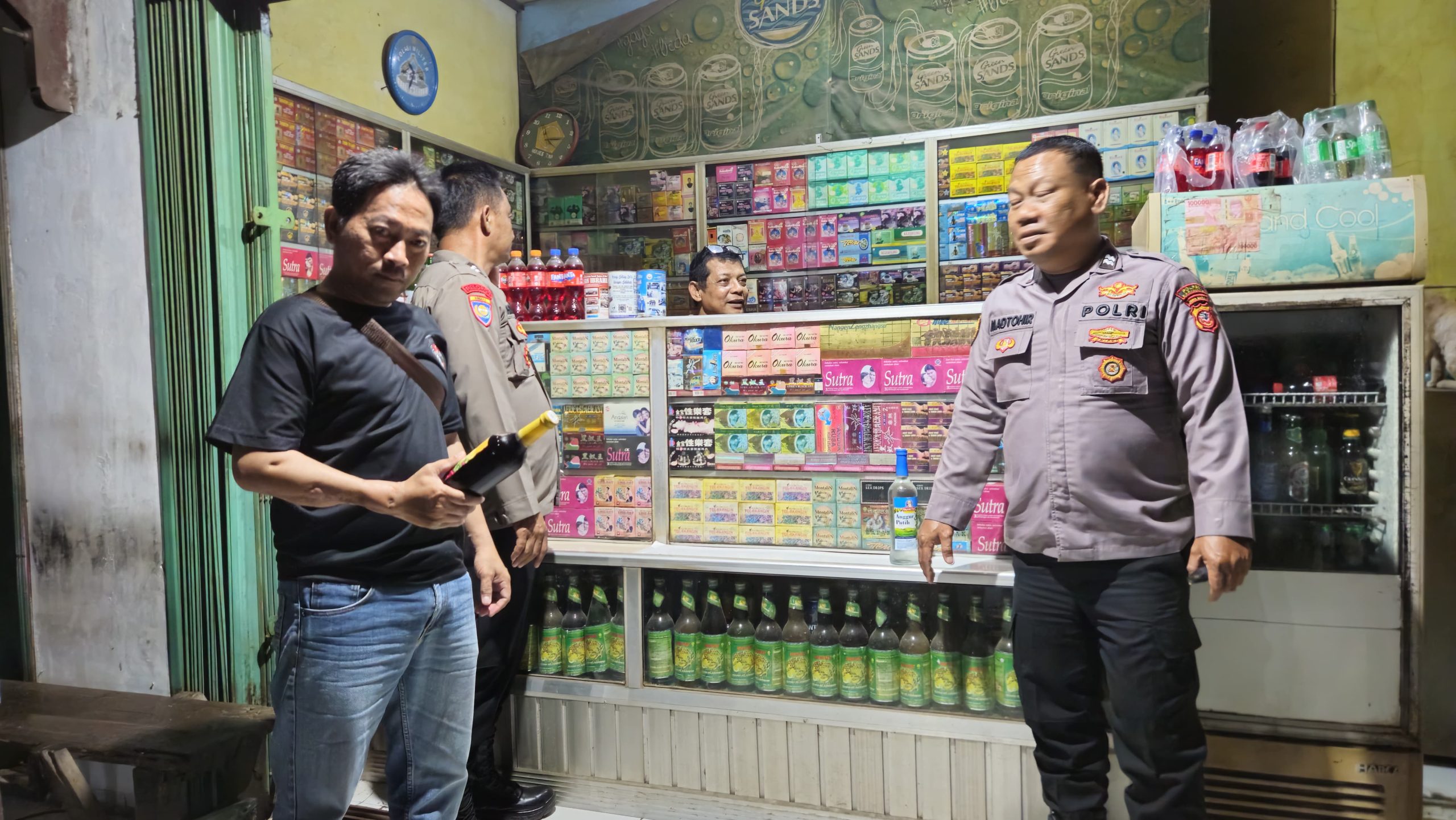 Personel Patroli dan Unit Reskrim Gelar Patroli Miras di Wilayah Hukum Polsek Klari