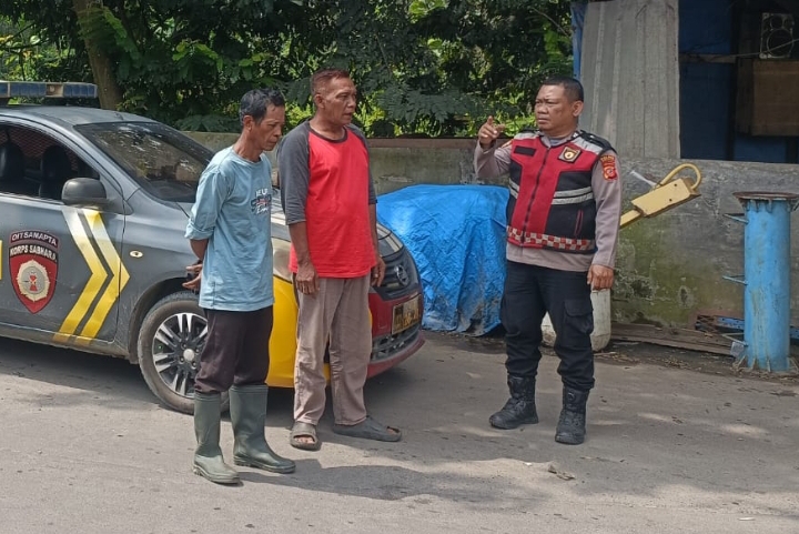 Patroli Polsek Klari Gali Informasi Terkait Kamtibmas di Desa Anggadita