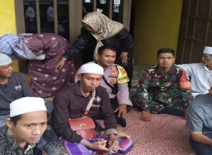 Bhabin Polsek Banyusari Gelar Jumat Curhat Guna Dengarkan Keluhan Warga