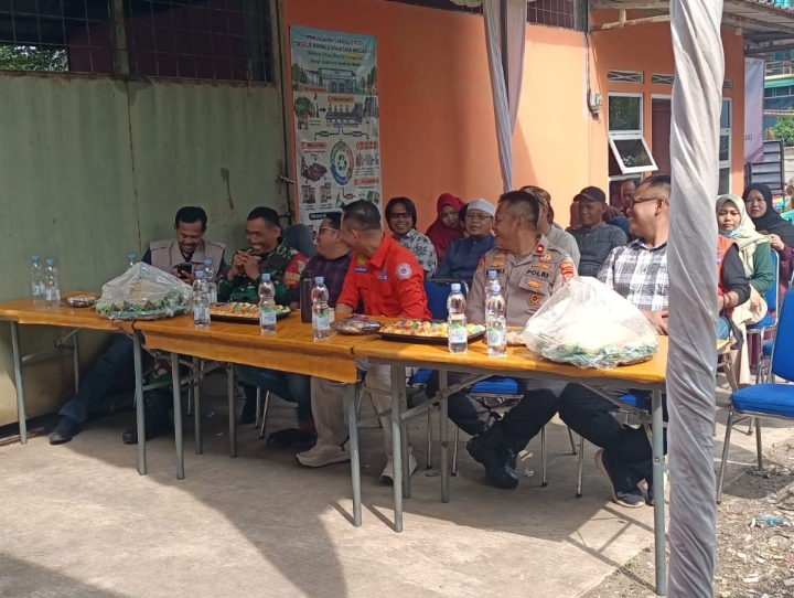 Menghadiri Peresmian TPS-3R, Kapolsek Klari Berharap Agar Masyarakat dapat Memanfaatkannya Dengan Baik ‎