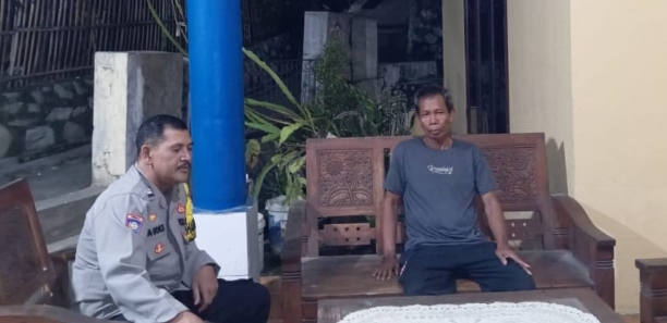 Personil Telukjambe Barat Edukasi Pencegah TPPO dan Penipuan Online