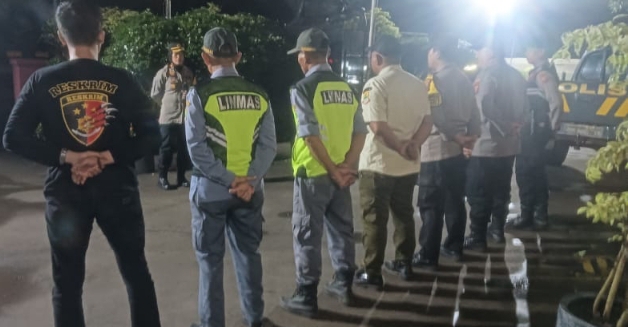 Polsek Jatisari Polres Karawang Menggelar Apel Malam Kesiapan Anggota