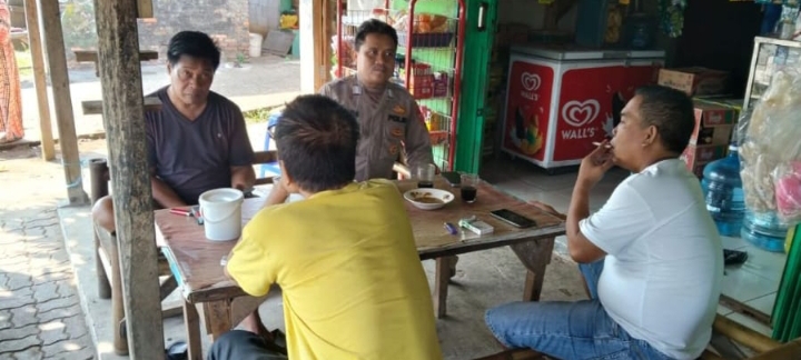 Polsek Telukjambe Barat Sosialisasikan Kembali Layanan Call Center 110 dan Nomor Wachtapp Lapor Pak Kapolres