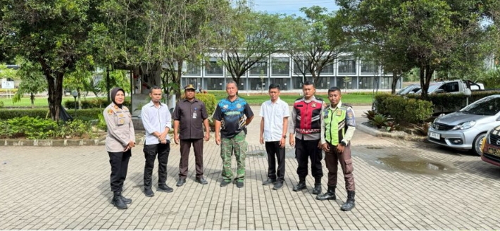 Kapolsek Telukjambe Barat Pimpin Patroli Prekat Sambangi PT. Trans Heksa ‎