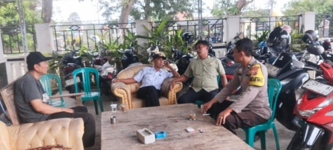 Personil Polsek Jatisari Patroli Dialog Sambang Warga Desa Jatisari