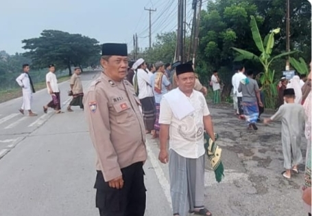Polsek Telukjambe Barat Lakukan Pengamanan Sholat Idul Adha di Masjid Al Furqon