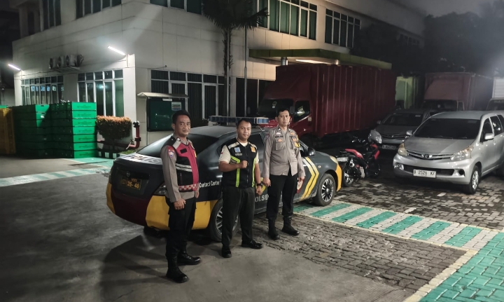 Personil Polsek Klari Lakukan Patroli Dialogis Malam, Sambangi Security Pt. Indoplat