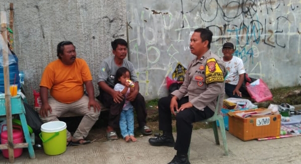 Bhabinkamtibmas Desa Balonggandu Edukasi Dampak TPPO