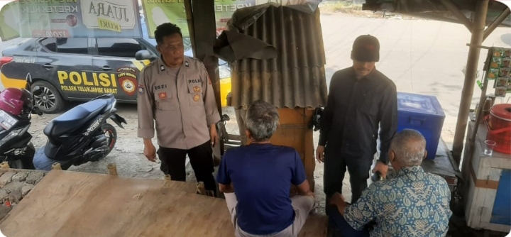 Personil Polsek Telukjambe Barat Beri Pesan Kamtibmas Saat Sambangi Pangkalan Ojeg