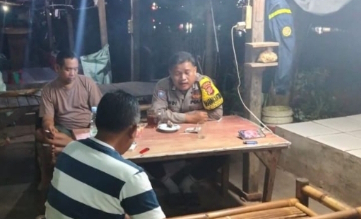 Bhabinkamtibmas Polsek Telukjambe Barat Ingatkan Terus Warga Jaga Kamtibmas