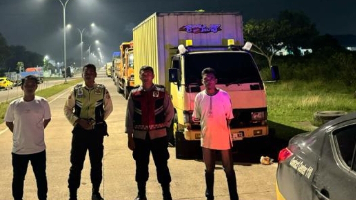 Patroli KRYD Malam, Polsek Telukjambe Barat Pastikan Kawasan Industri Aman Kondusif