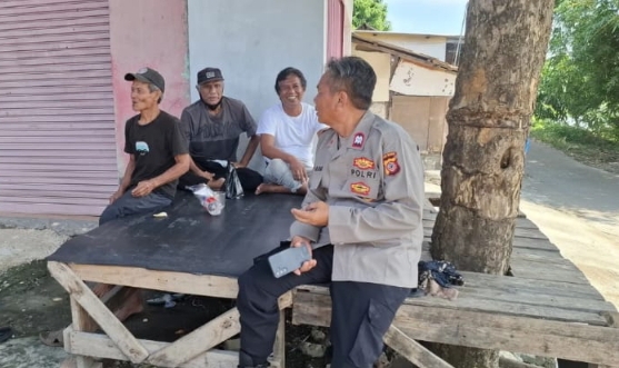 Personil Polsek Telukjambe Barat Ingatkan Terus Warga Jaga Kamtibmas