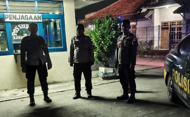 Antisipasi Gangguan Kamtibmas di Perusahaan, Polsek Klari Patroli Malam Sambang Security PT. ABC