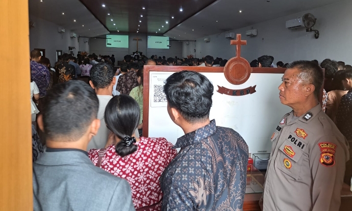 Polsek Klari Pastikan Kegiatan Kebaktian di Gereja HKBP Sultan Mazmur Kondusif