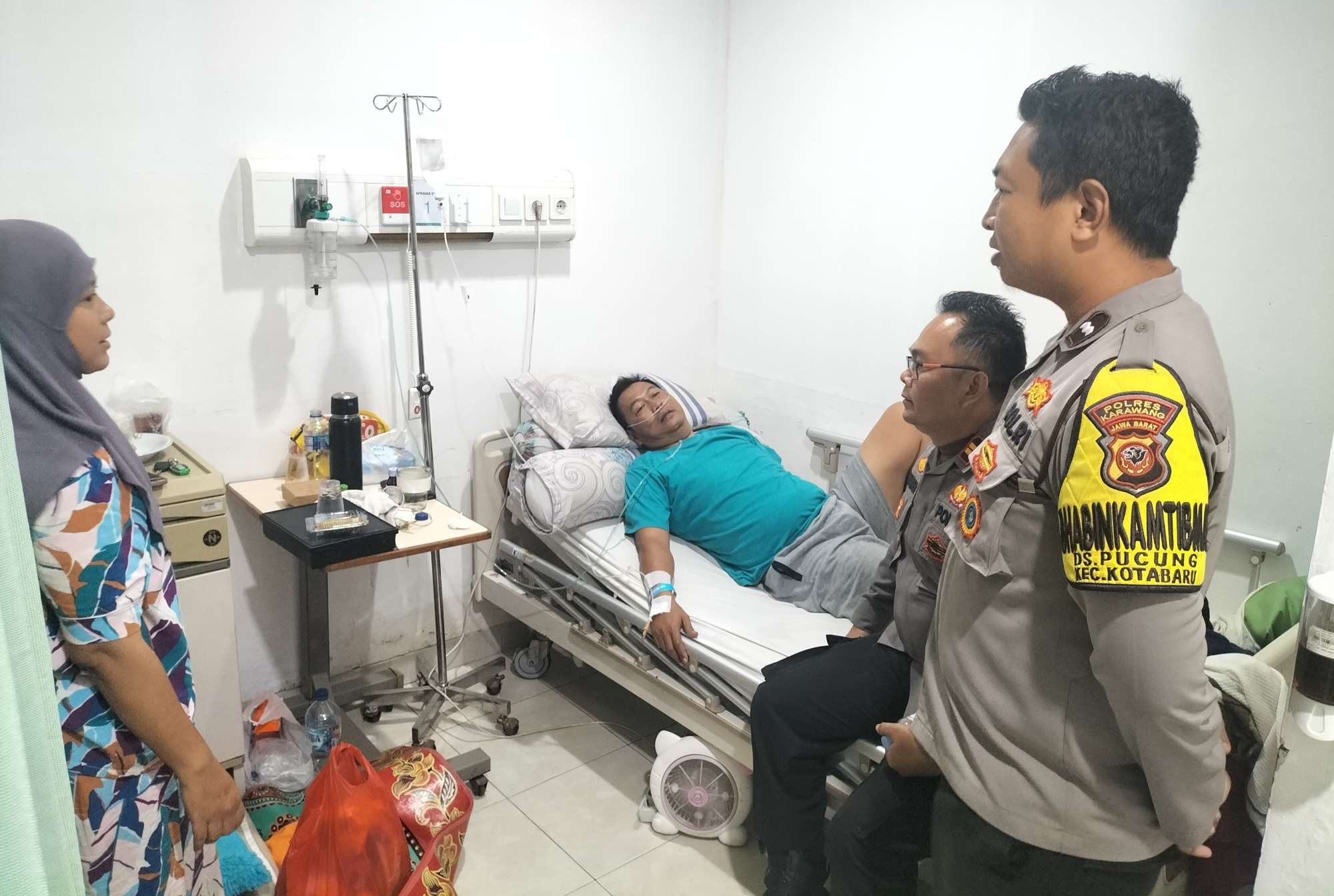 Kapolsek Kotabaru Jenguk Aiptu Dadang yang Dirawat di RS Izza Akibat DBD